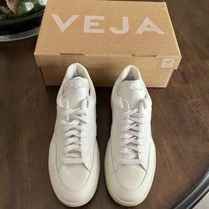 VEJA V-12 White Sneaker- New in box